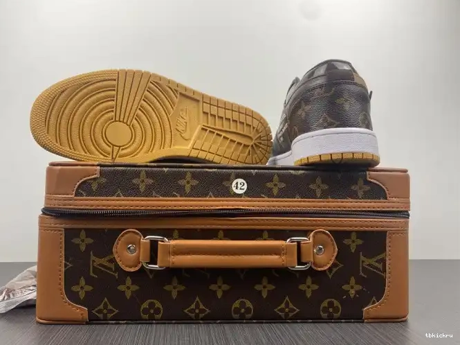 Reps TBkick x AJ1 LOW Air Off-Louis 1 Jordan OW 0617